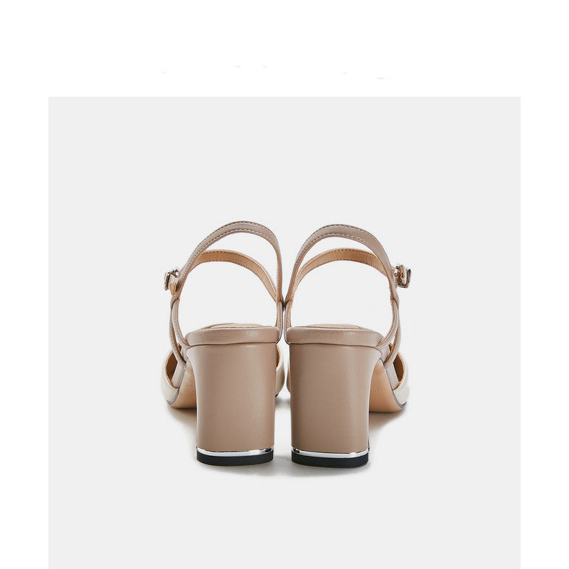 Vita mid-höga sandaler
